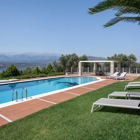 Daire Hilltop Oasis Sea View *